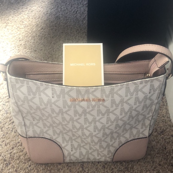 Like New Michael Kors Crossbody Logo Bag - Picture 3 of 5